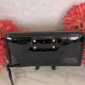 KATE SPADE black patent leather polka dot zip around accordion wallet wristlet